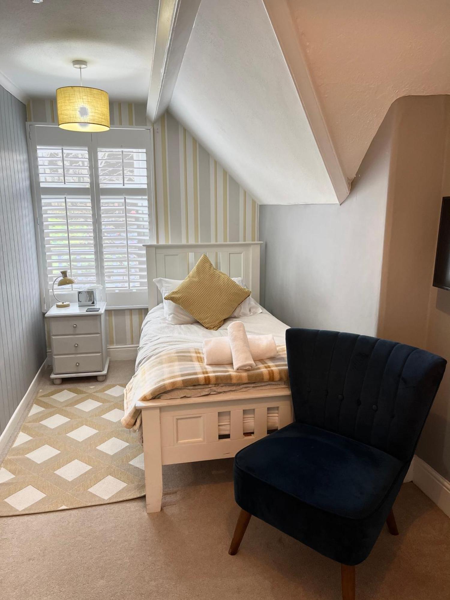 Camelot Guest House Falmouth Bagian luar foto