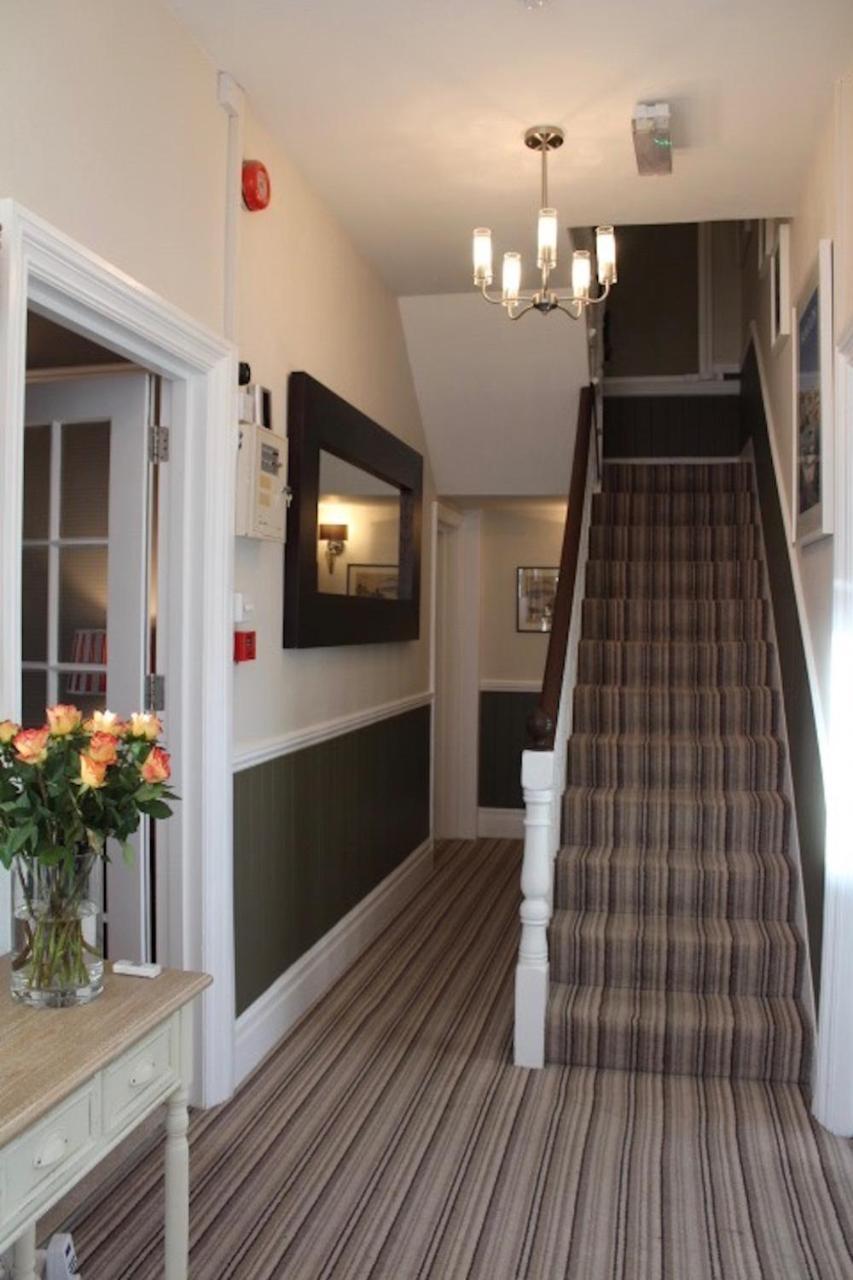Camelot Guest House Falmouth Bagian luar foto